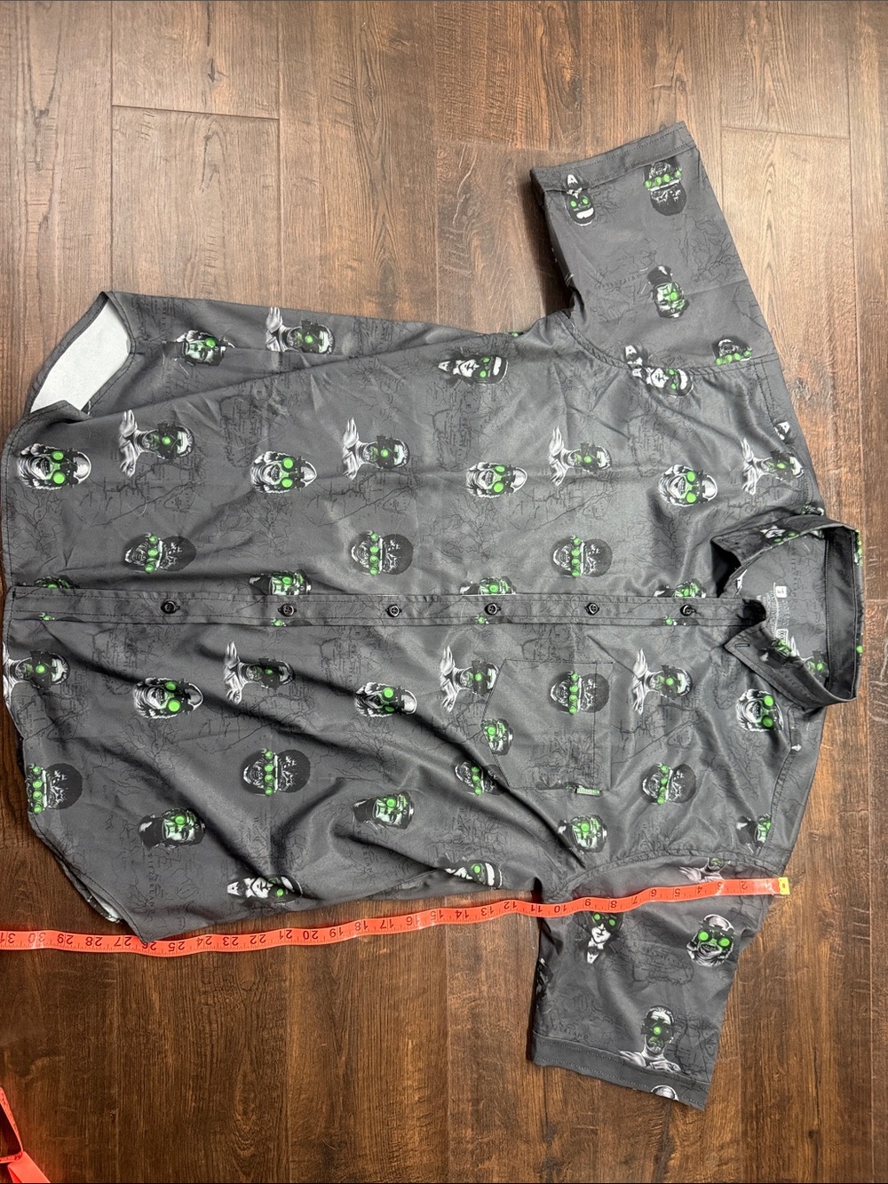 Men's Black Short-Sleeve Shirt Jacket with Green Skull Print b47